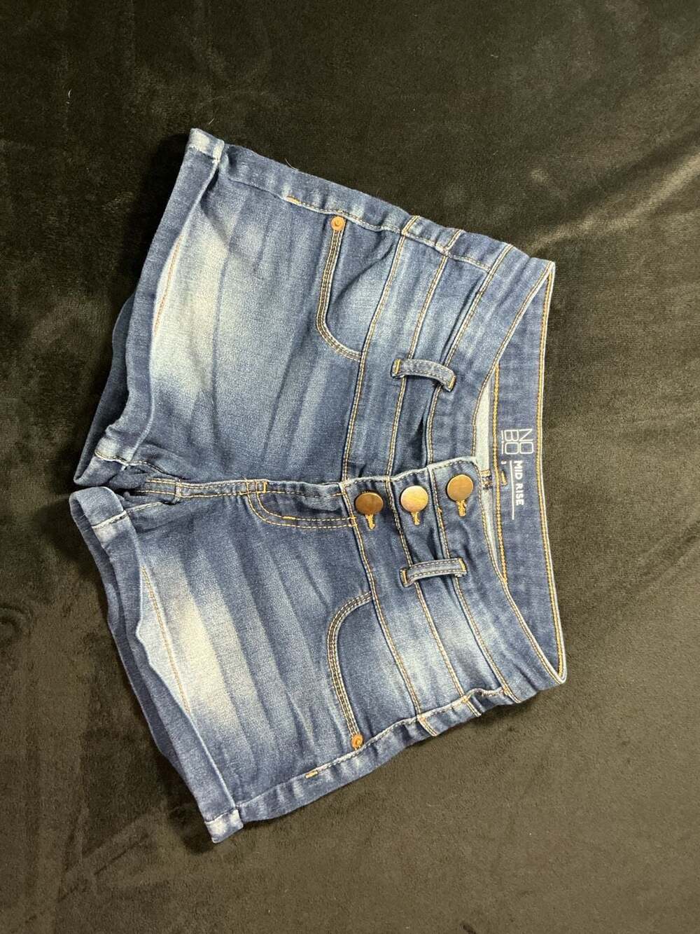 No Boundaries Mid Rise Denim Shorts Size 3